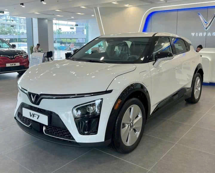 VinFast VF7 Eco
